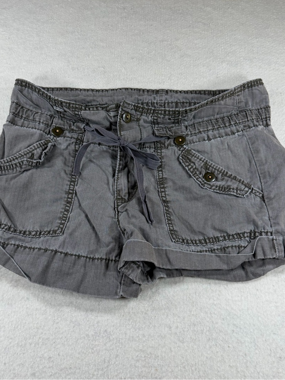 Levi’s Vintage Babydoll Shorts Twill Waist Tie Y2K Cuff Hem Women’s Size 9 Gray